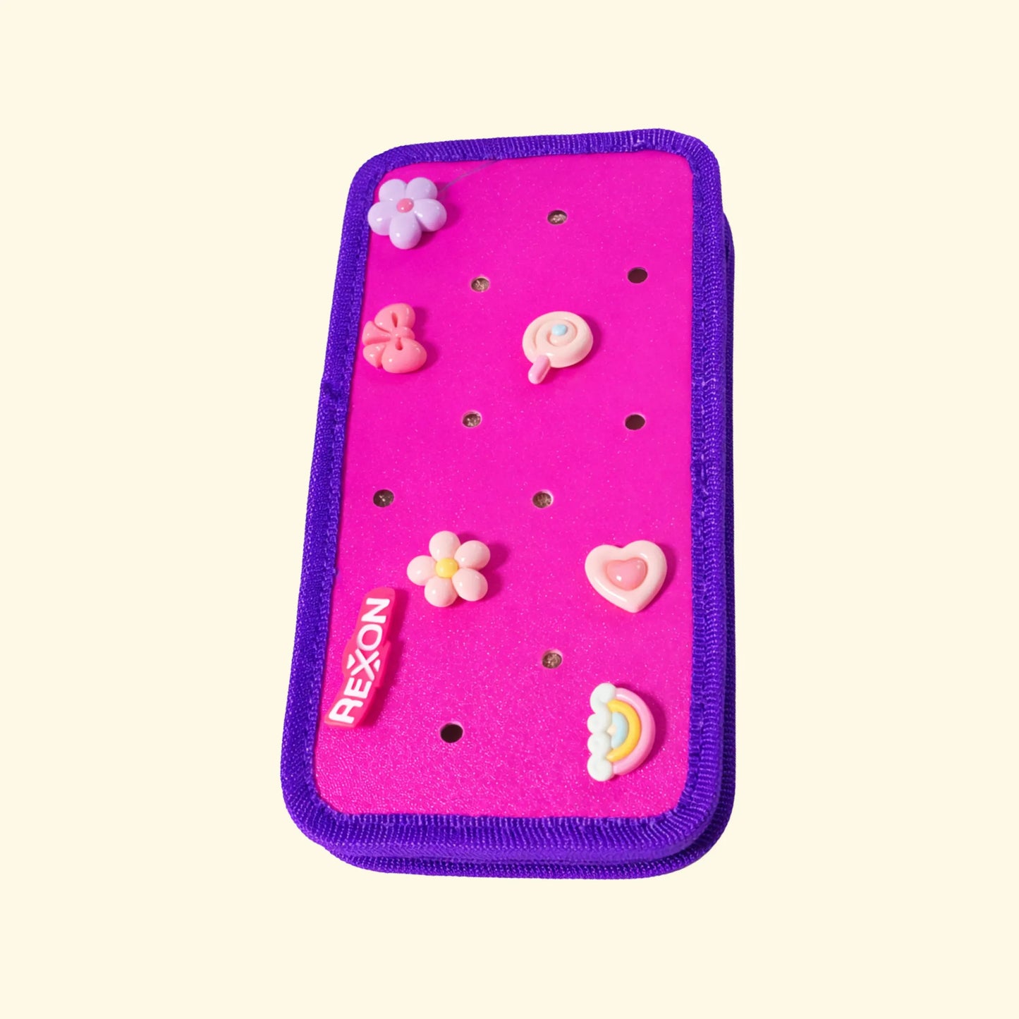 Cartuchera Rexon con Pines Decorativos